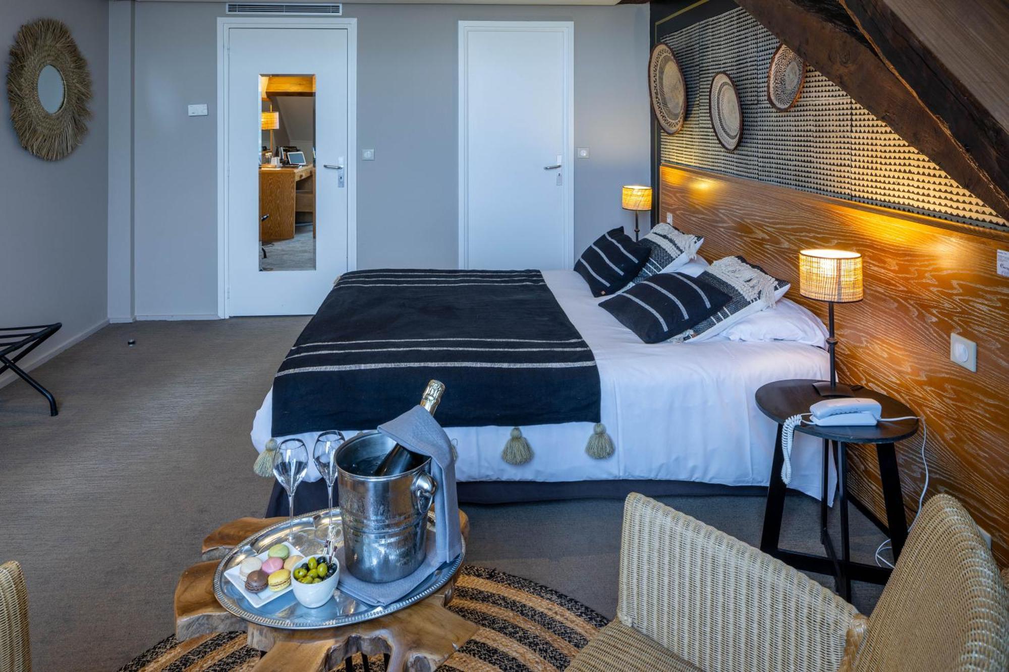 Garrigae Manoir De Beauvoir Poitiers Sud - & 3*